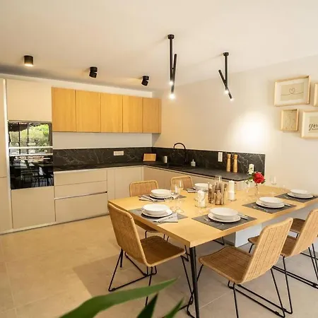 Apartment Rez De De Charme-piscine-3 6 Pers Saint-Raphael (Var)