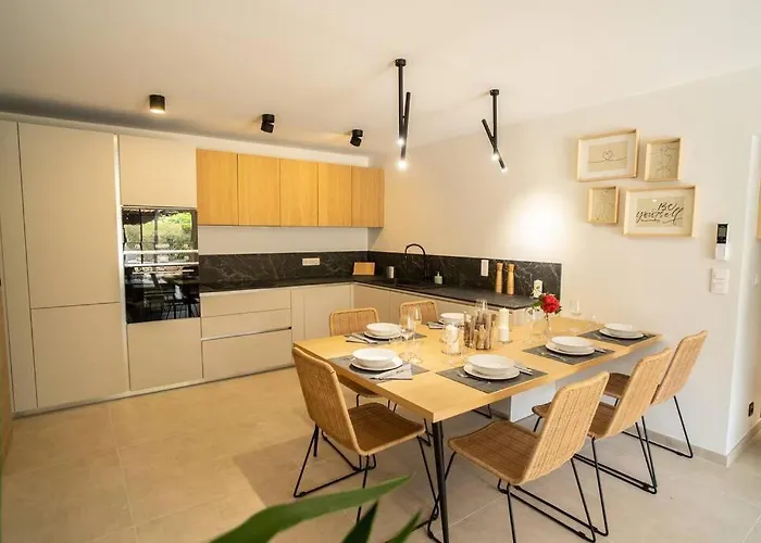 Апартаменти Rez De De Charme-piscine-3 6 Pers Сен-Рафаель