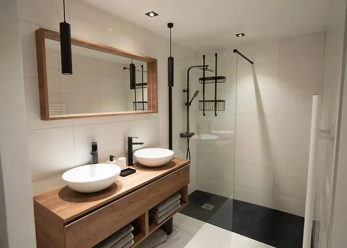 Апартаменти Rez De De Charme-piscine-3 6 Pers *