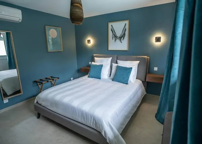 Rez De De Charme-piscine-3 6 Pers *